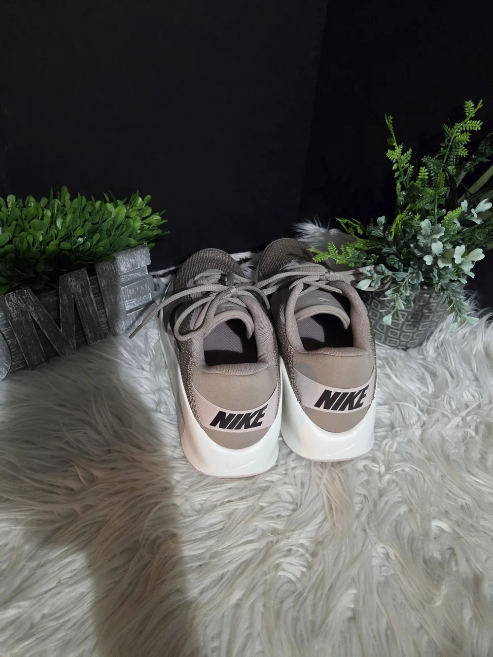 Nike Flex Train Taupe/Black and Light Pink Athletic Sneakers. Unisex 10W, 8.5M
